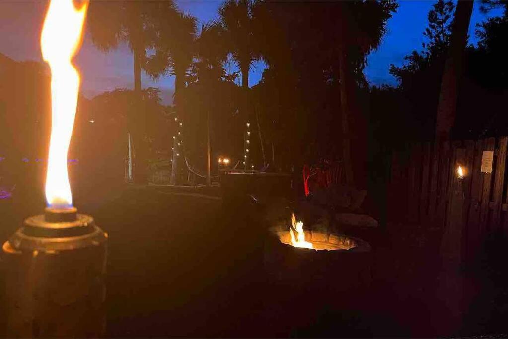 Villa Poolside Cocoa Oasis W/ Tiki Bar! à Frontenac Extérieur photo